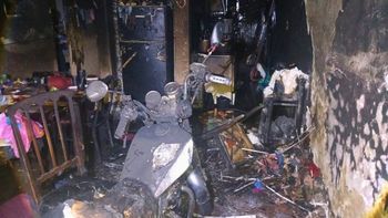Cuatro intoxicados por el incendio en un monoblock en Godoy Cruz
