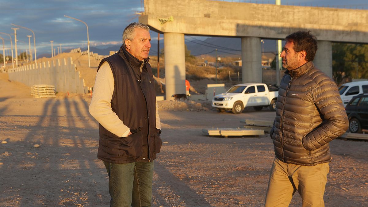 oOsvaldo Romagnoli y Mario Isgró, titulares de Vialidad y el Ministerio de Planificación e Infraestructura, respectivamente.