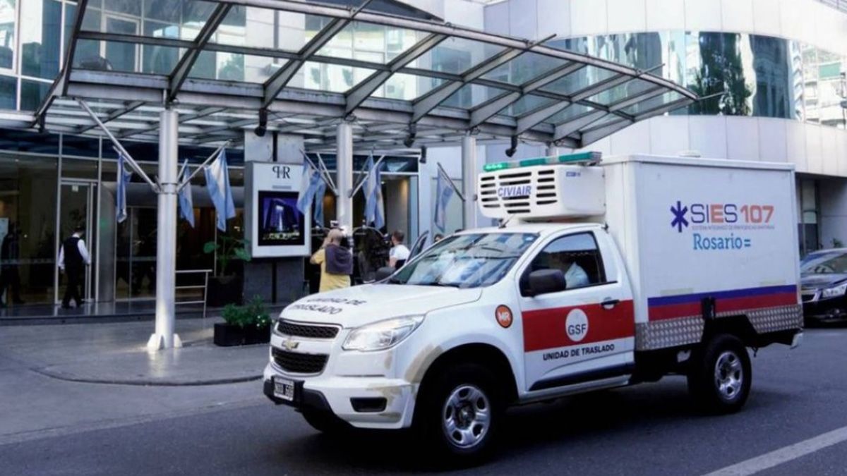 La mujer se había alojado el miércoles pasado junto a un acompañante en un hotel de Rosario, y fue encontrada muerta sumergida en el jacuzzi de una habitación