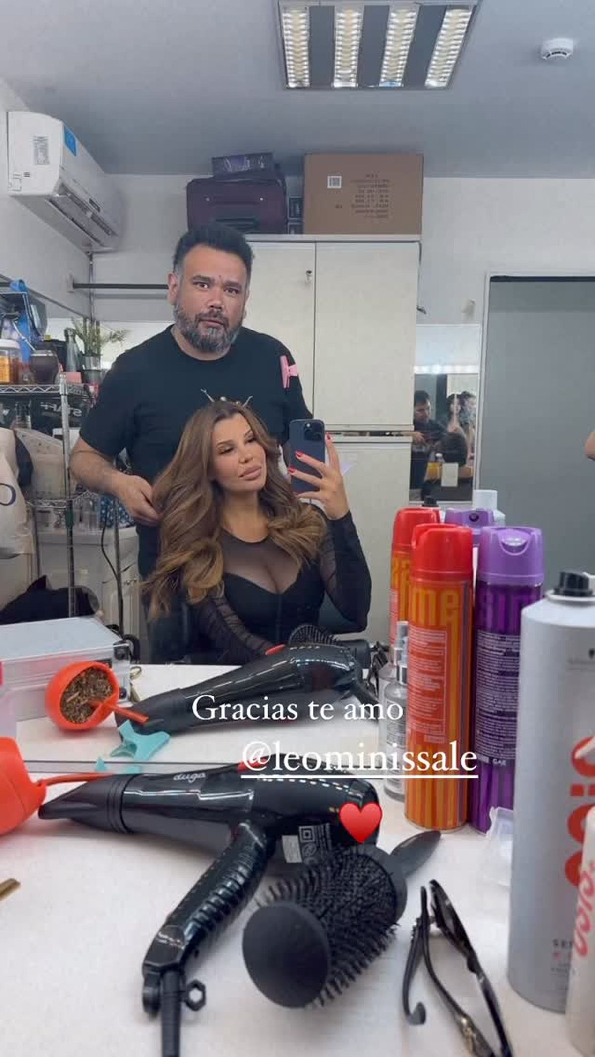 Las ultra transparencias de Charlotte Caniggia dejan ver su bustier y paralizan la siesta. Las ultra transparencias de Charlotte Caniggia dejan ver su bustier y paralizan la siesta.