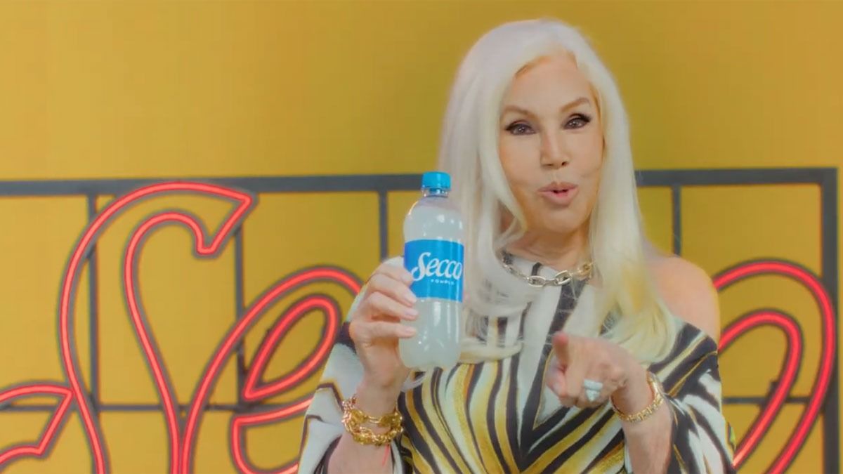 Encuentro icónico entre gaseosas Secco y Susana Giménez: la nueva campaña llena de nostalgia