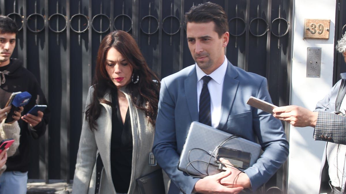 El abogado de los rugbiers franceses acusados de violación confirmó que Hugo Auradou y Oscar Jégou se quedarán, por ahora, en Mendoza. El abogado de los rugbiers franceses acusados de violación confirmó que Hugo Auradou y Oscar Jégou se quedarán, por ahora, en Mendoza.