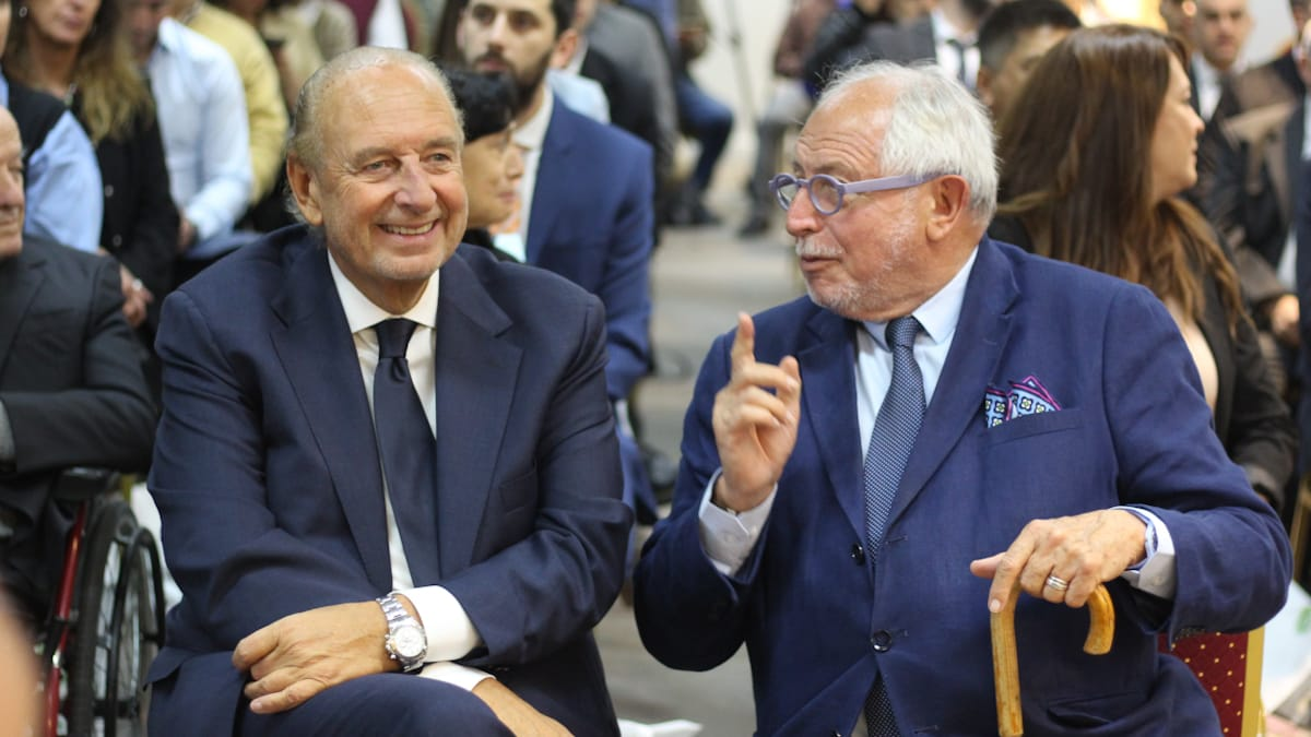 Manzano junto al ex embajador argentino en China, Diego Guelar. Manzano junto al ex embajador argentino en China, Diego Guelar.