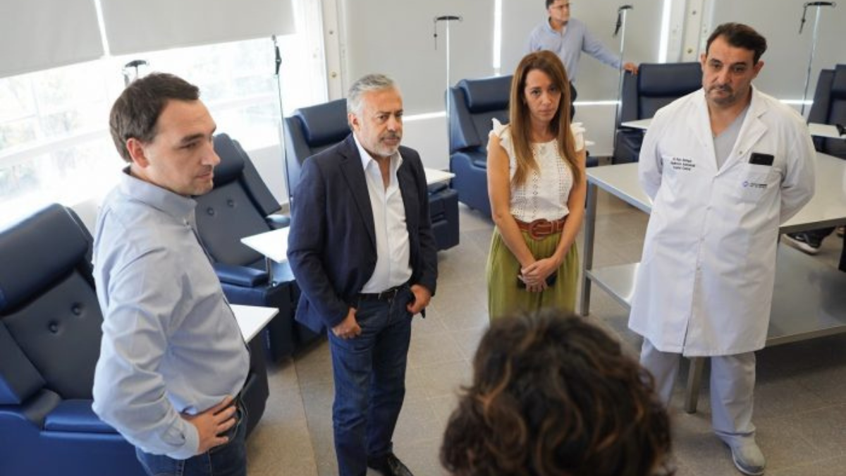 En el espacio se agregó un solárium y se adquirieron 10 sillones reclinables para tratamientos prolongados. En el espacio se agregó un solárium y se adquirieron 10 sillones reclinables para tratamientos prolongados.