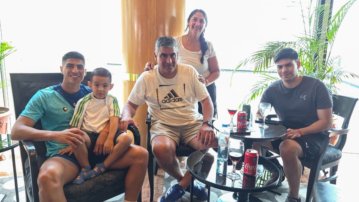 El plantel de Independiente Rivadavia recibió a familiares y amigos antes de la final.