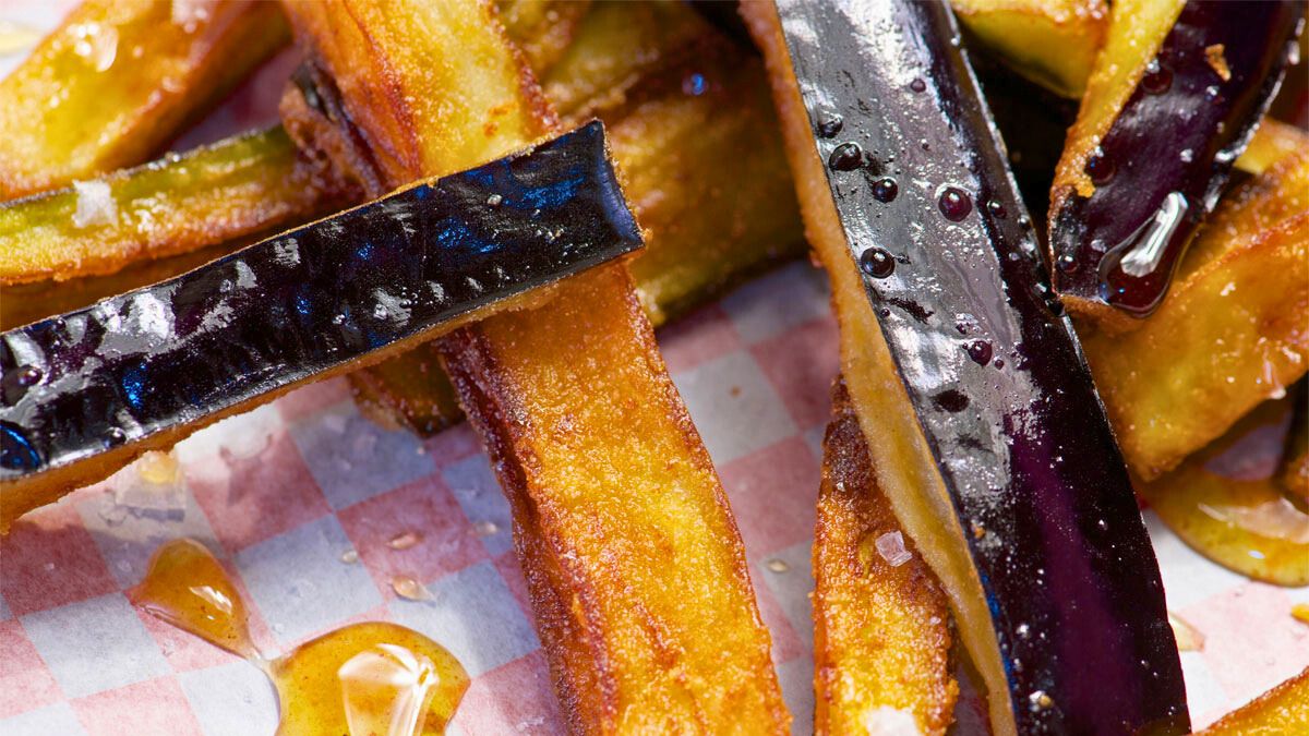 Cómo hacer bastones de berenjenas crujientes: la receta deliciosa, saludable y fácil de hacer