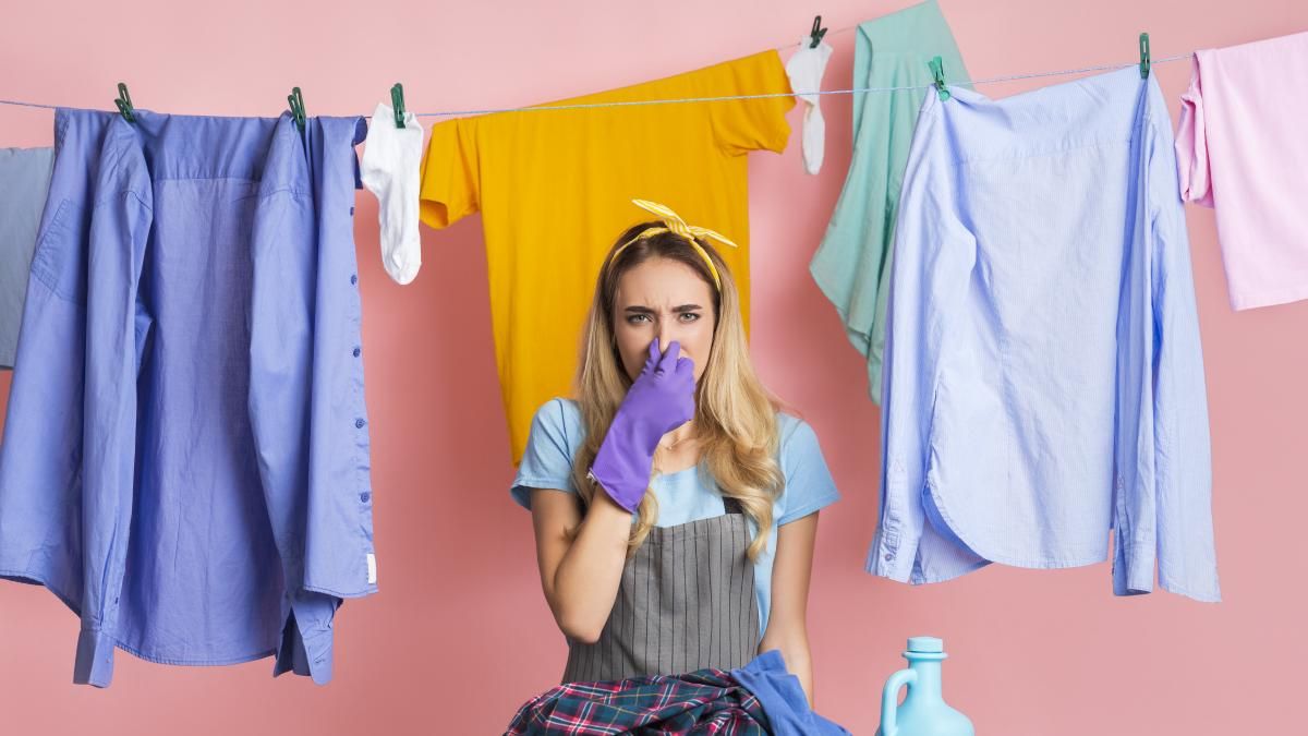 Quita el olor a humedad de la ropa con estos trucos increíbles