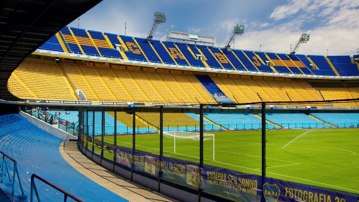 Ceremonia íntima y emoción: parte de las cenizas de Miguel Ángel Russo ya descansan en La Bombonera