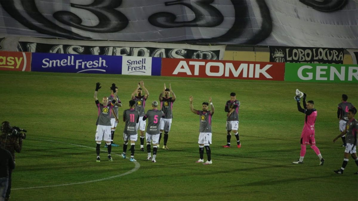 Gimnasia y Esgrima empató con Riestra y fue perjudicado