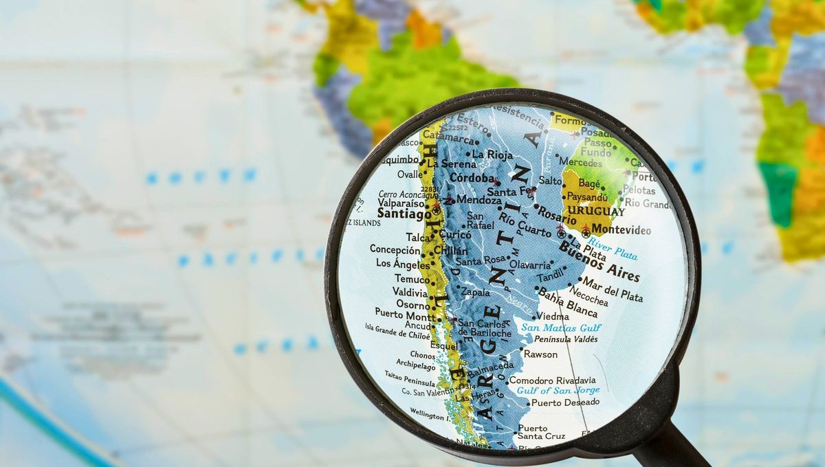 Argentina se conforma de 23 provincias, entre ellas San Juan. Argentina se conforma de 23 provincias, entre ellas San Juan.