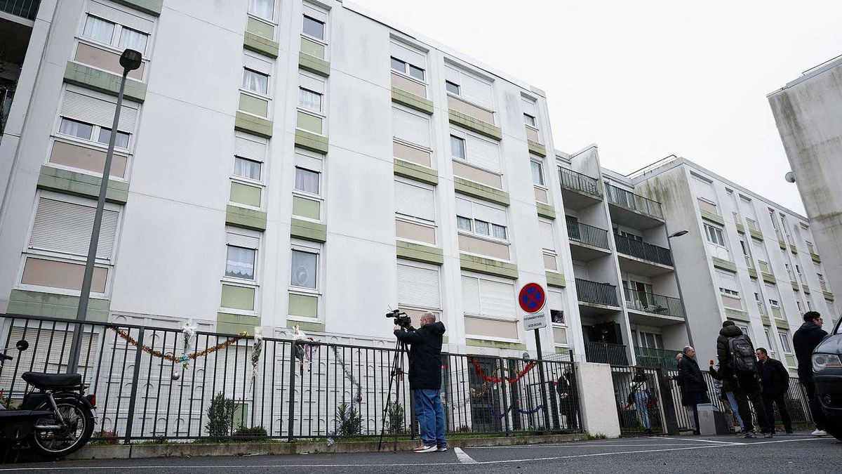 El hombre que asesinó a su familia en un departamento cercano a París sufriría alteraciones mentales El hombre que asesinó a su familia en un departamento cercano a París sufriría alteraciones mentales