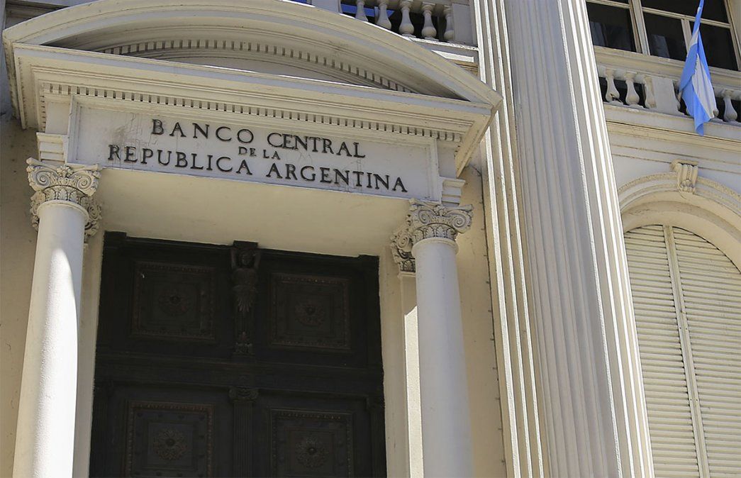 El Banco Central de la República Argentina (BCRA). El dólar y la brecha cambiaria no deja de ser una preocupación central. Foto: NA.