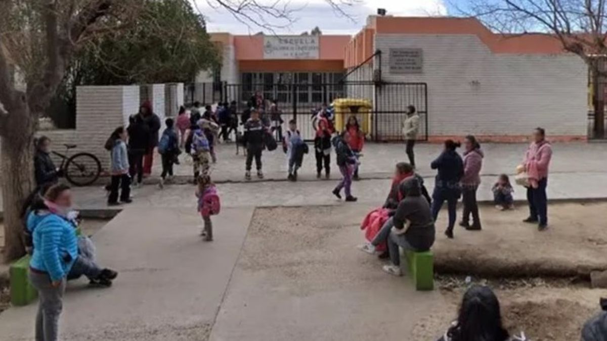 Experimento: otra niña sufrió quemaduras por la explosión de un volcán en una escuela