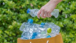 Así podrás reciclar las botellas de plástico.