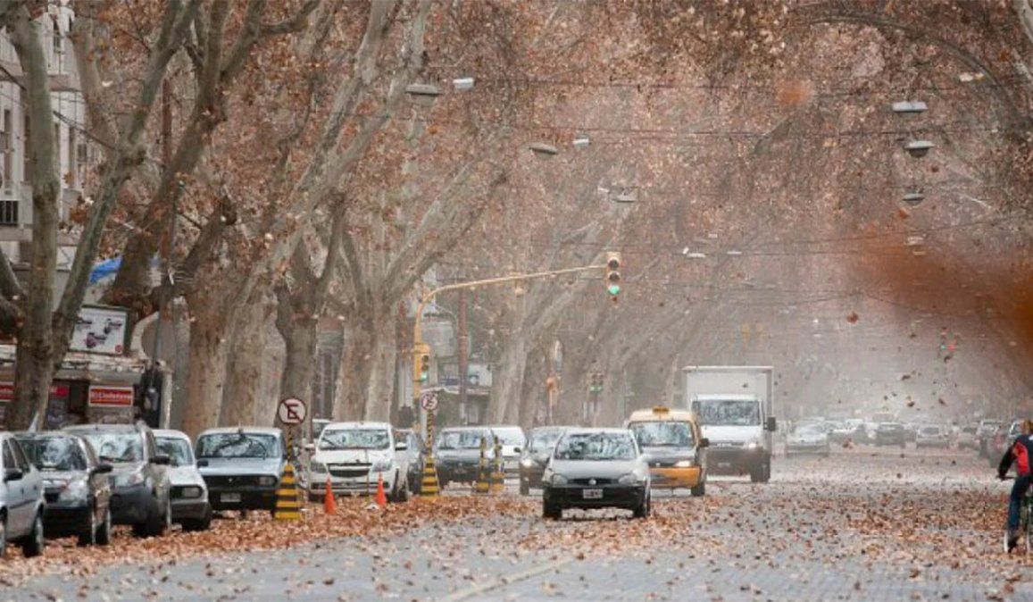 Pronóstico del tiempo en Mendoza: este jueves subirá la temperatura por efecto del viento Zonda