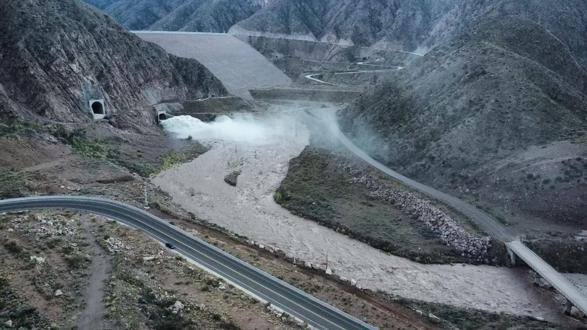 El río Mendoza viene complicado de agua por la escasez de nieve que hubo en 2025. El río Mendoza viene complicado de agua por la escasez de nieve que hubo en 2025.