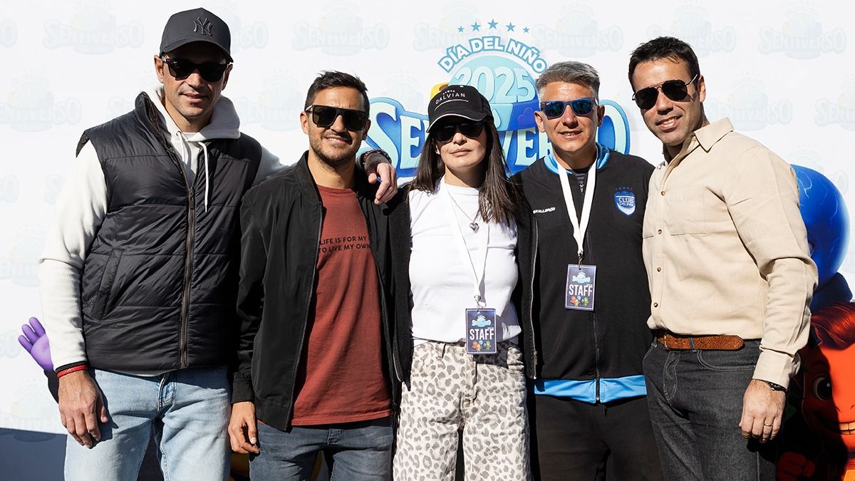 Parte del equipo organizador de Dalvian: Andrés Izaguirre, Mauricio Vila, Lucinda Vivanco, Diego Agüero y Nicolás Cicchitti. Parte del equipo organizador de Dalvian: Andrés Izaguirre, Mauricio Vila, Lucinda Vivanco, Diego Agüero y Nicolás Cicchitti.