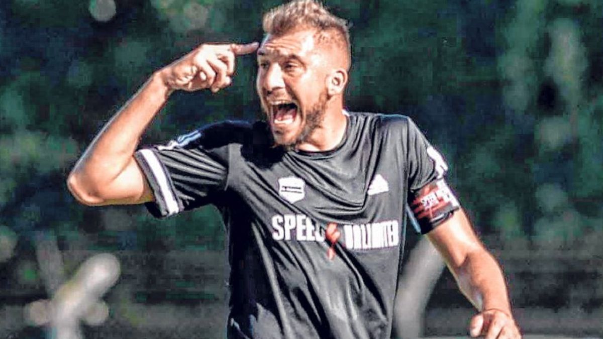 El emblemático jugador de Deportivo Riestra Gustavo Benítez dijo que ya están acostumbrados a las críticas en su equipo. El emblemático jugador de Deportivo Riestra Gustavo Benítez dijo que ya están acostumbrados a las críticas en su equipo.