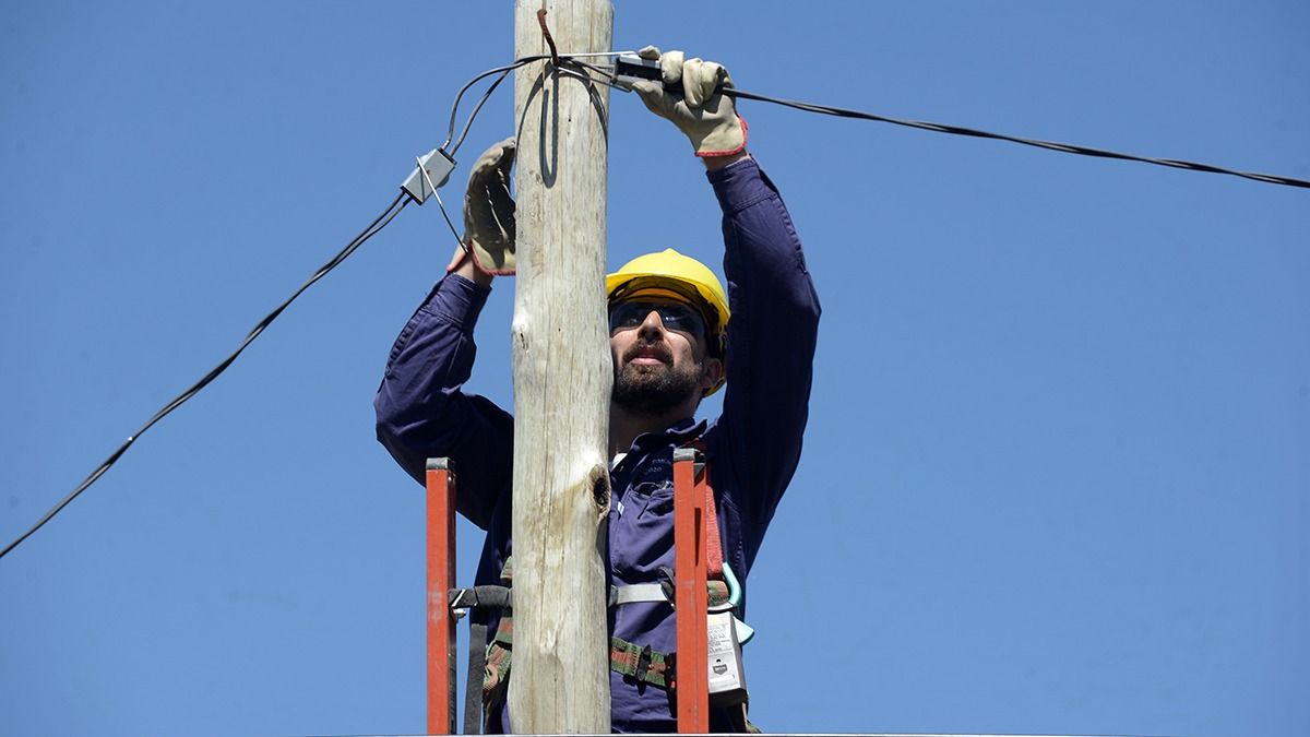 A las 11 se había restablecido el 100% del sistema eléctrico en Mendoza. A las 11 se había restablecido el 100% del sistema eléctrico en Mendoza.