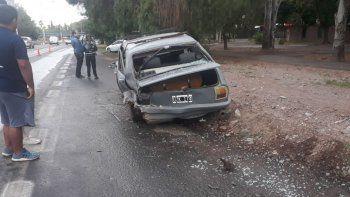 Un hombre fue internado tras ser embestido por un auto