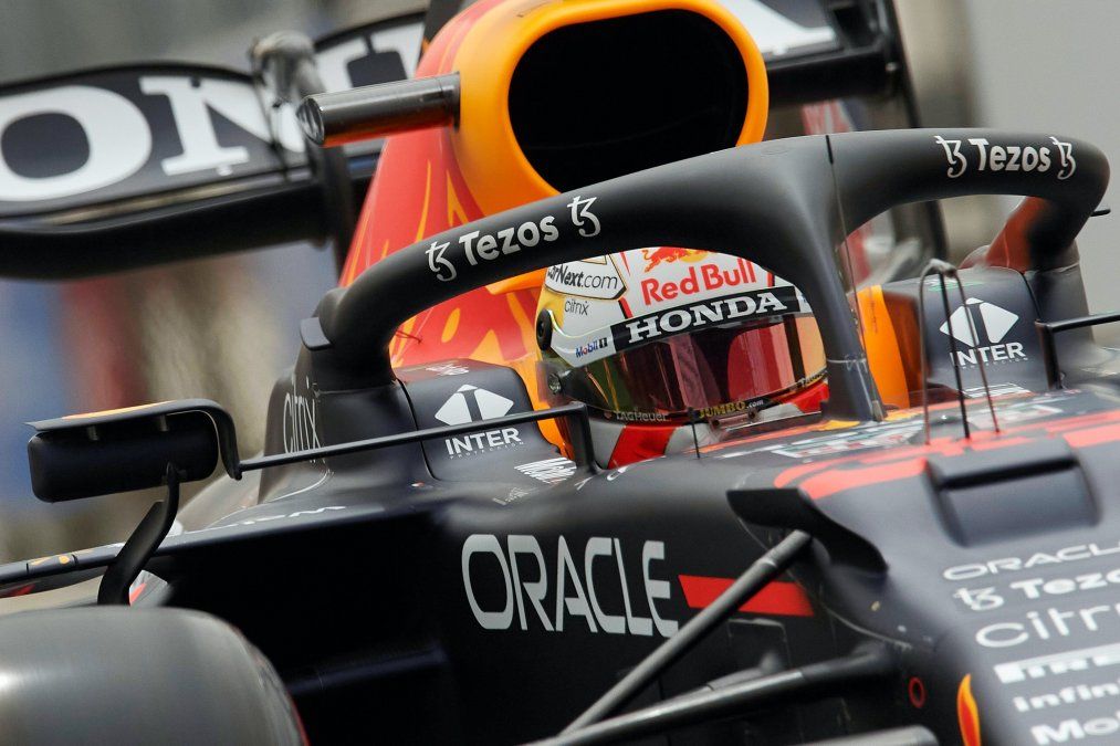 Max Verstappen larga adelante en el Gran Premio de Francia