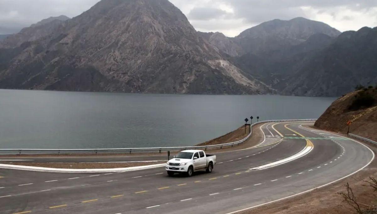 Argentina inaugura su primera ruta iluminada 100% con energía solar: una infraestructura con 36 generadores fotovoltaicos