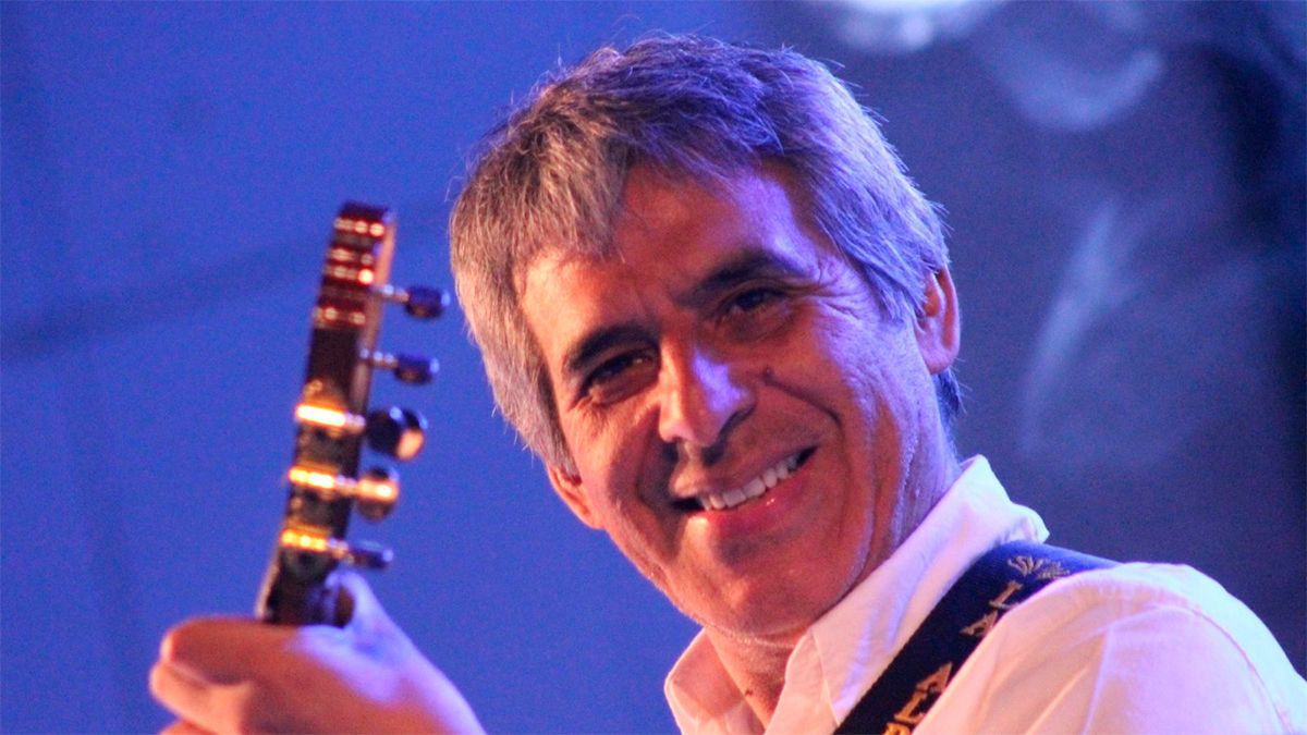 El músico Carlos Peteco Carabajal fue engañado a través de las redes sociales y fue víctima de un sextorsión. Por el hecho fue ron detenidas cuatro personas