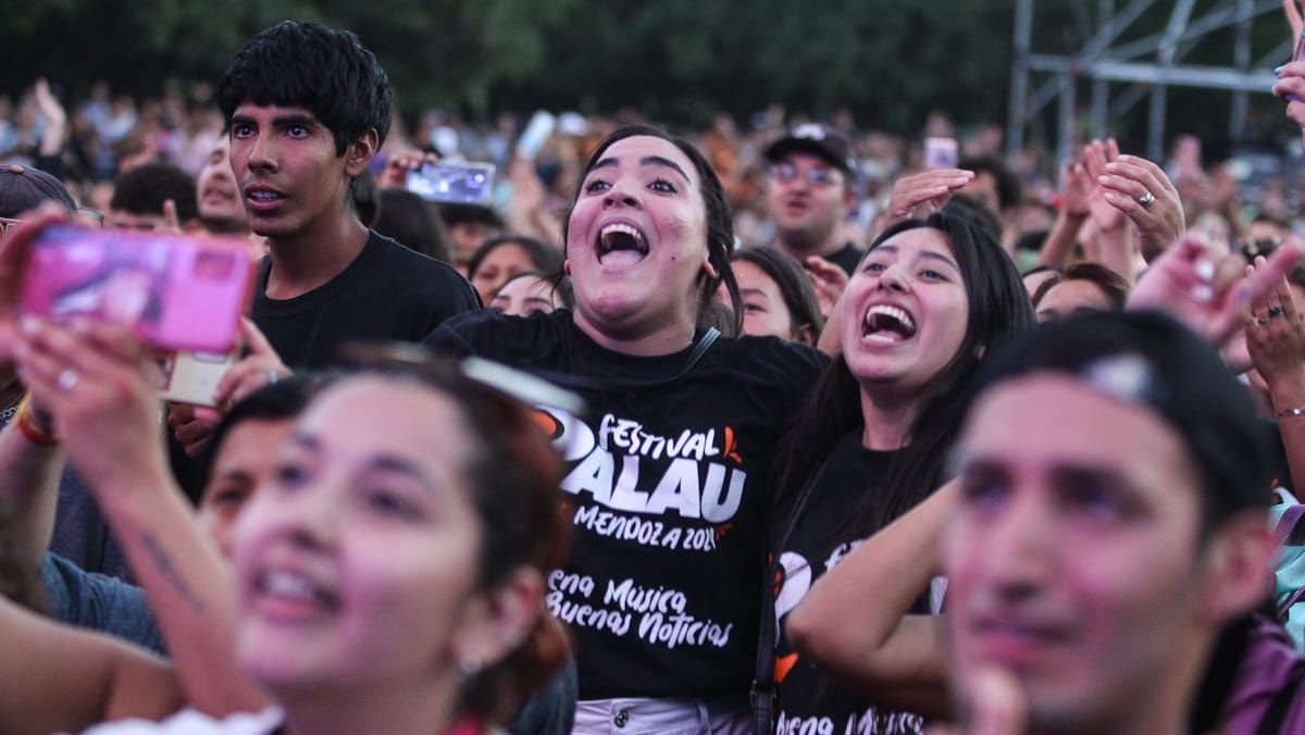 Según los últimos registros son aproximadamente 400.000 los evangélicos en Mendoza. Según los últimos registros son aproximadamente 400.000 los evangélicos en Mendoza.