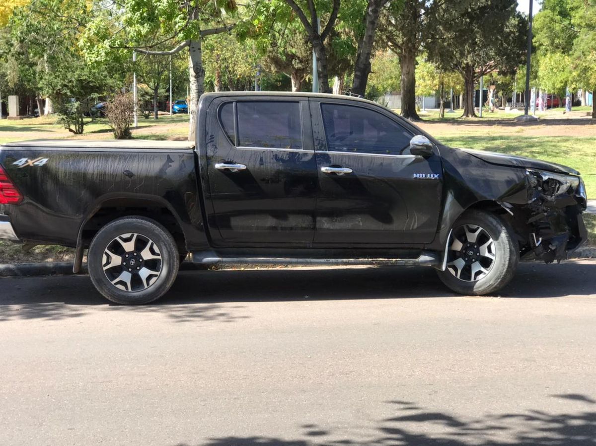 El conductor de esta camioneta fue detenido por manejar borracho.