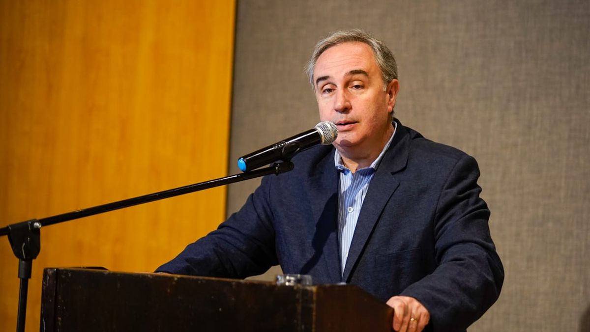 Leandro Baldivieso estuvo al frente de la apertura ficcionalizada de Sentí Vendimia de El Siete. Leandro Baldivieso estuvo al frente de la apertura ficcionalizada de Sentí Vendimia de El Siete.