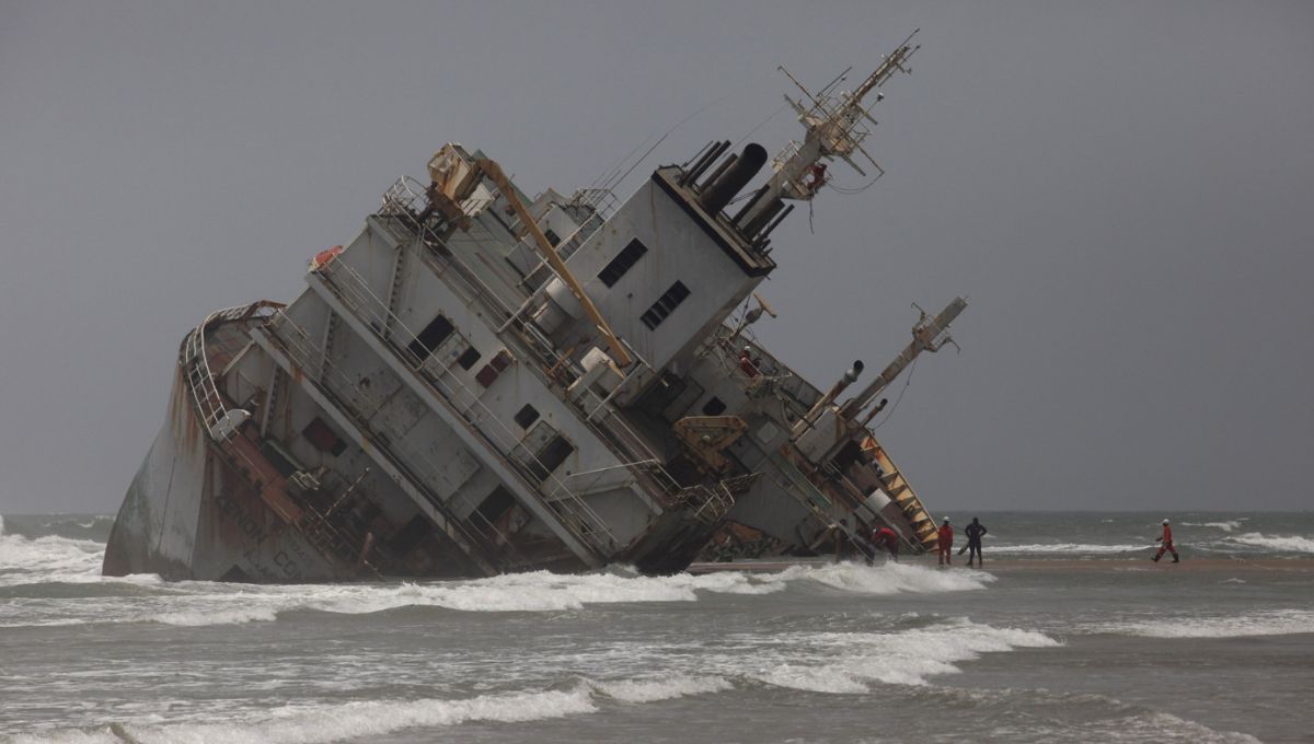 Su barco se dio vuelta y sobrevivió tres días bajo el mar gracias a una burbuja de aire
