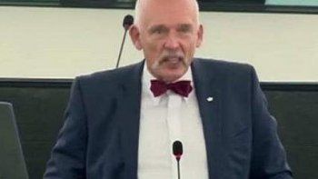 Un diputado polaco insulta a los refugiados y los llama 