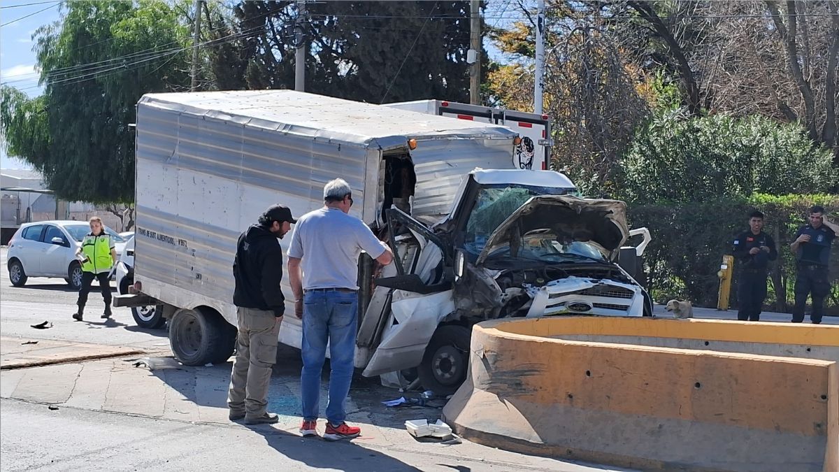 El accidente ocurrió en la intersección del Carril Rodríguez Peña y Ponce.