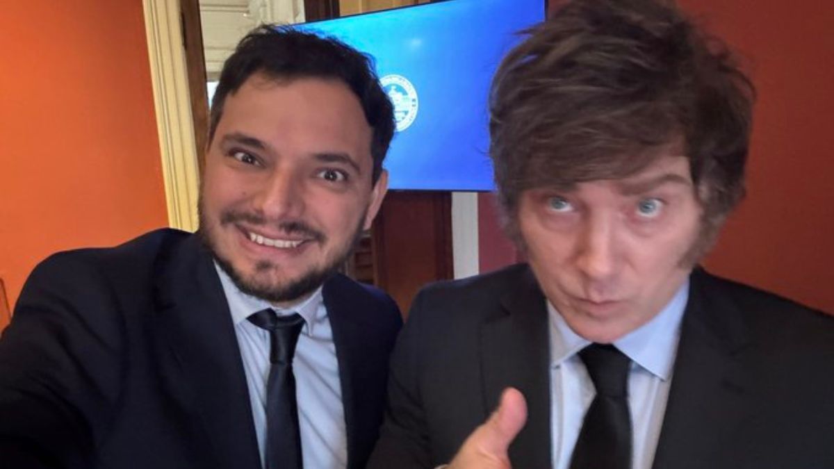 Álvaro Martinez y el presidente Javier Milei durante la reunión de esta tarde en la que también estuvieron Mercedes Llano y Facuendo Correa Llano