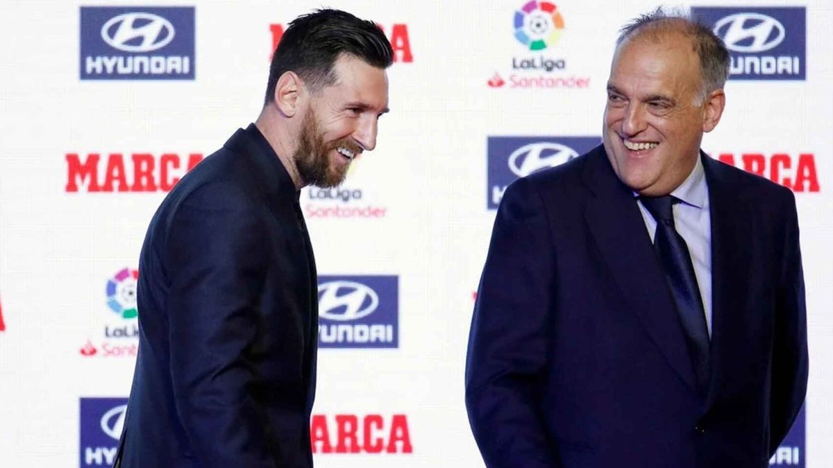 Lionel Messi y Javier Tebas, presidente de LaLiga, cuando todo era sonrisas.