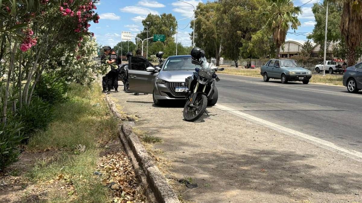 El conductor del auto robado dijo que sólo lo llevaba a lavar. Foto: Matías Pascualetti/ Radio Nihuil