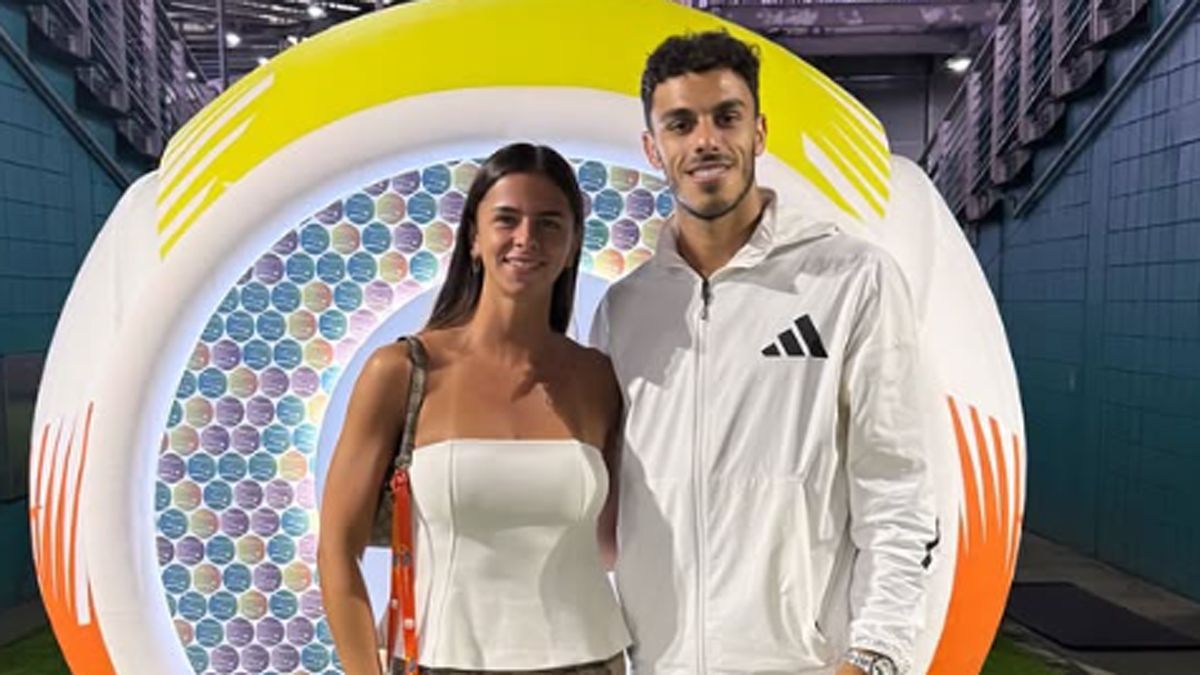 Francisco Cer&uacute;ndolo con su hermana Constanza, ex Leona, en el Miami Open.