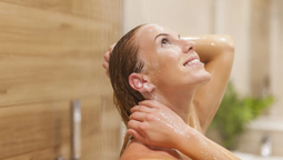Es mejor cepillarse el pelo, antes o después de la ducha? Imagen: Pixabay
