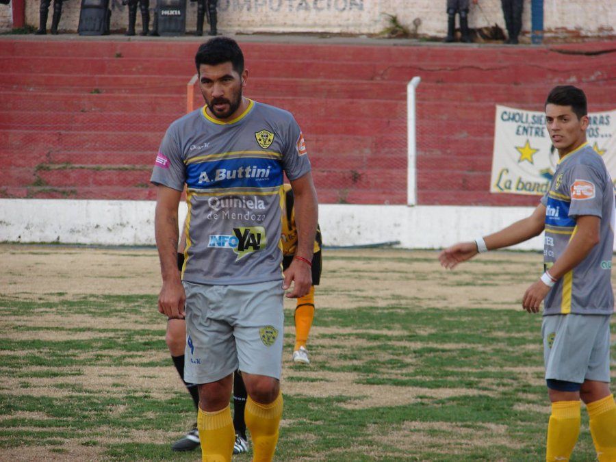 El líder Huracán de San Rafael defiende su invicto en el Sur