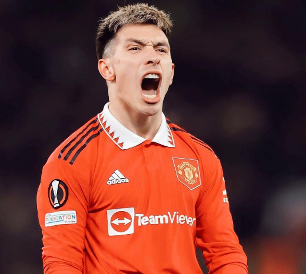 Lisandro Martínez estará en el duelo del Manchester United ante el Betis