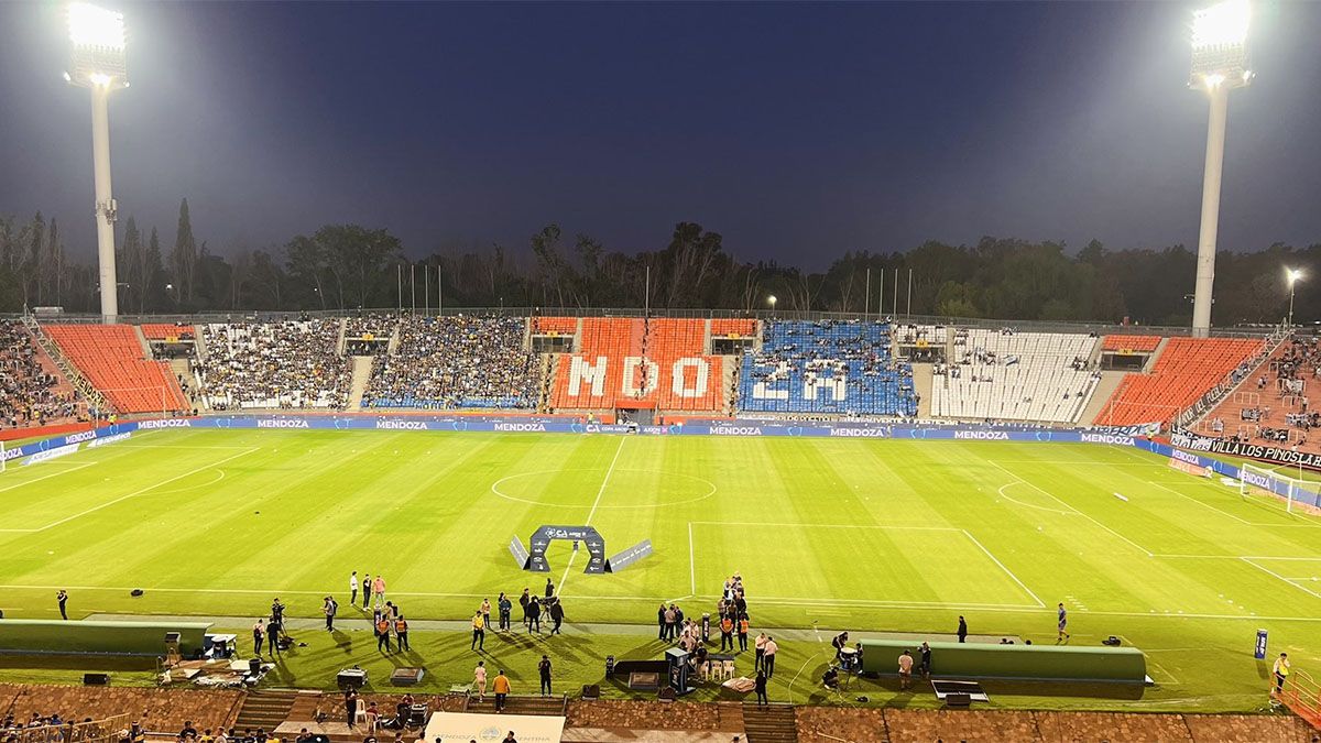 Habrá 950 policías en el Estadio Malvinas Argentinas para el partido Godoy Cruz Vs. Colo Colo. Habrá 950 policías en el Estadio Malvinas Argentinas para el partido Godoy Cruz Vs. Colo Colo.