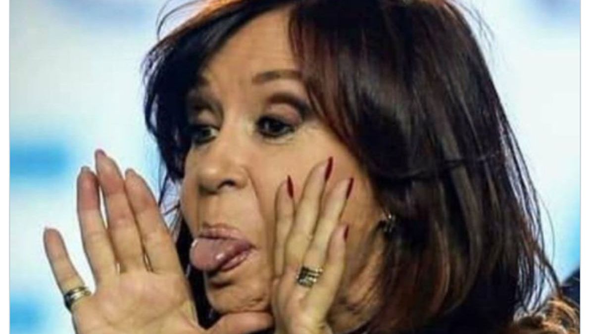 Cristina Kirchner saca la lengua: para quién fue el gesto