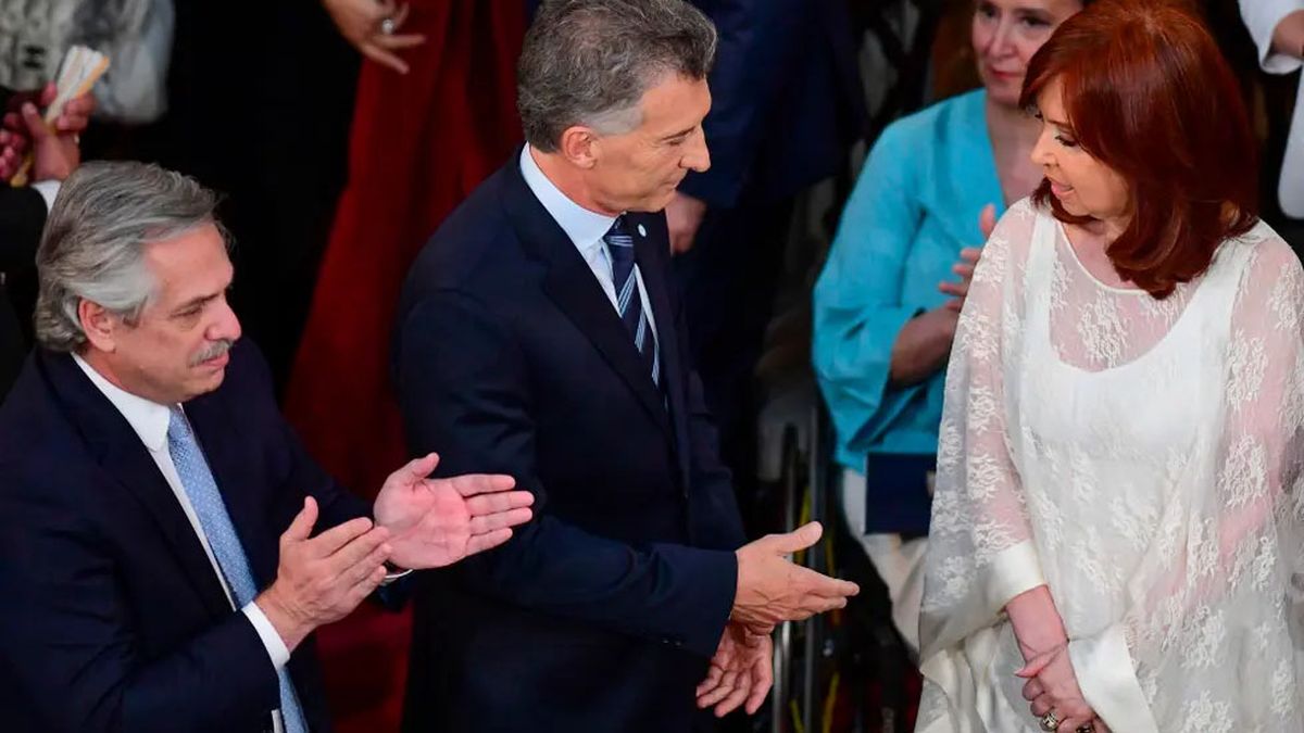 El tándem Alberto-Cristina y Macri. Impregnados por la deuda con el FMI.
