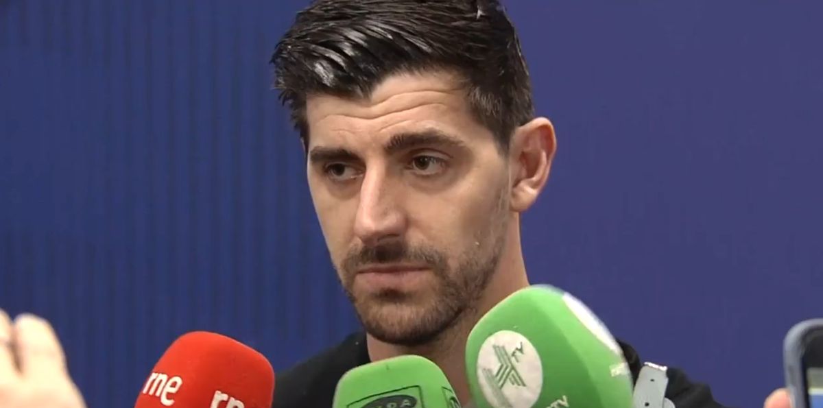 Thibaut Courtois le respondió al DT del Atlético Madrid ante los micrófonos. Thibaut Courtois le respondió al DT del Atlético Madrid ante los micrófonos.