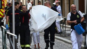 Pánico en las calles de Lyon por la explosión de una bomba que dejó 8 heridos