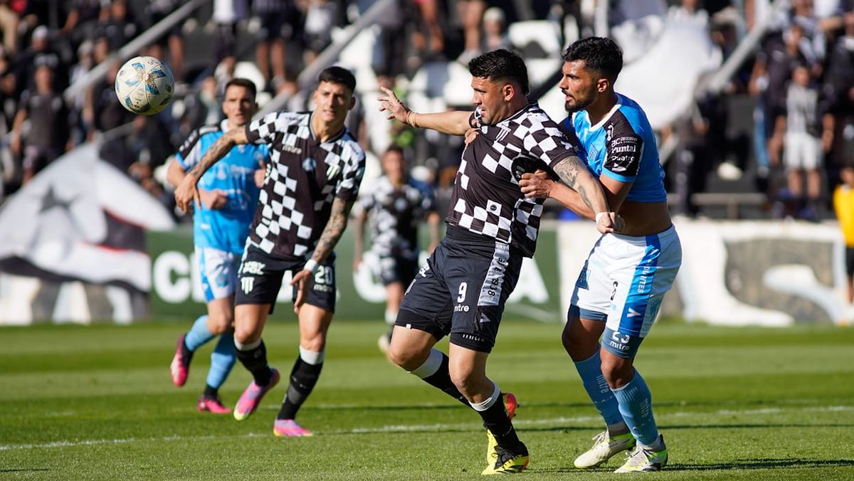 Luis Silba, de Gimnasia y Esgrima. Luis Silba, de Gimnasia y Esgrima.