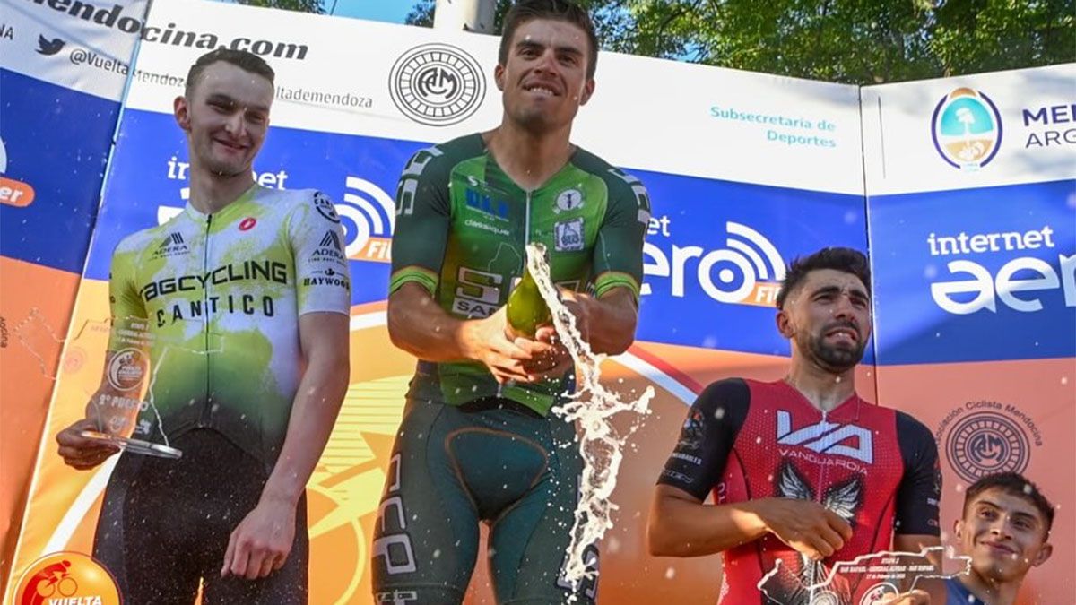 Leonardo Cobarrubia ganó la segunda etapa de la Vuelta de Mendoza 2025.