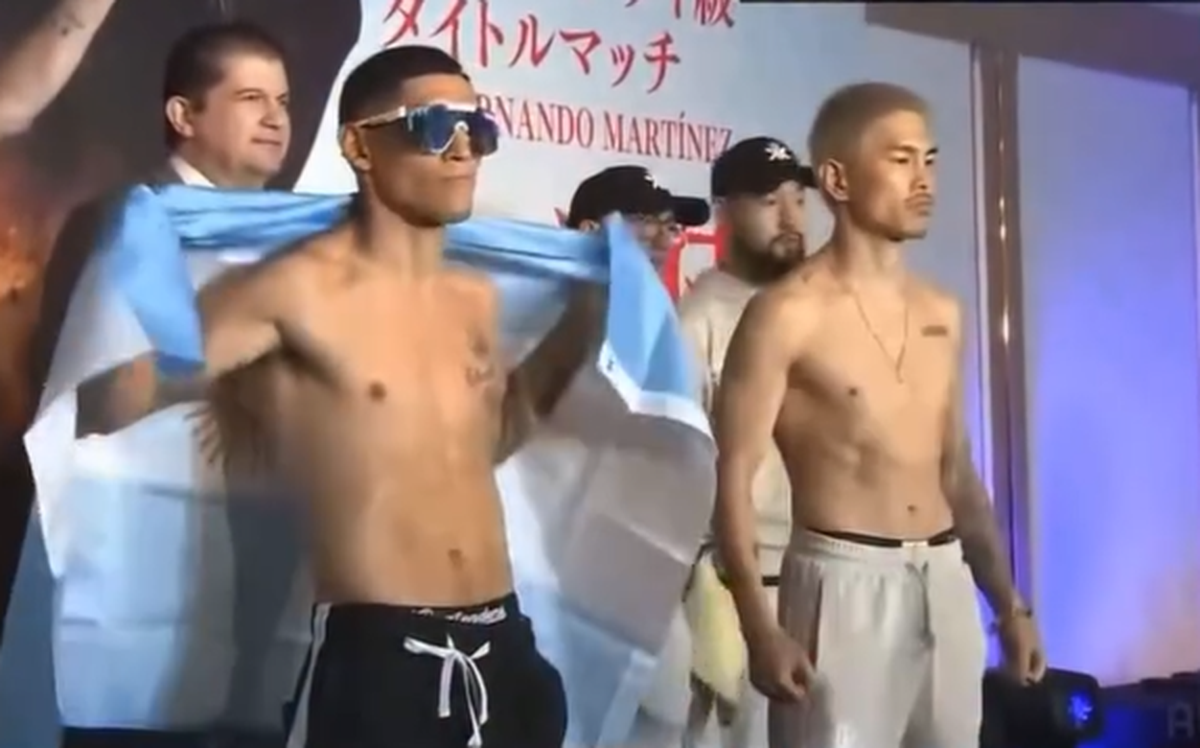 Fernando el Pumita Martínez pasaron este sábado el pesaje y combaten en la madrugada del domingo por el Título Mundial AMB supermosca del argentino.