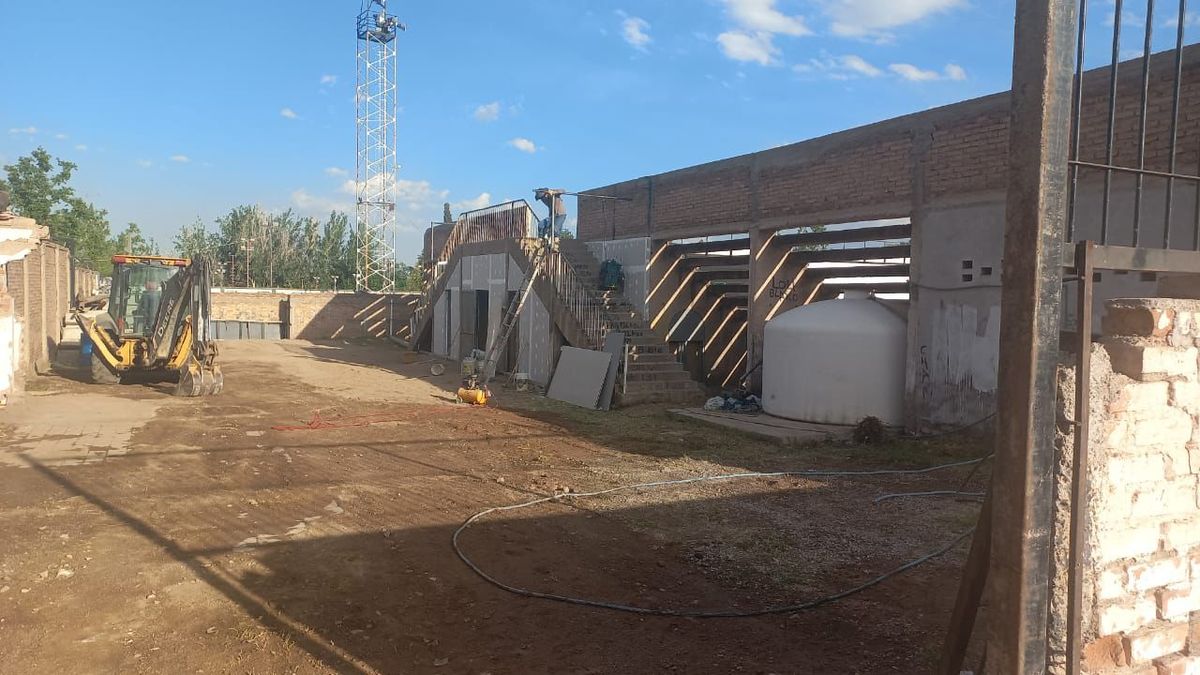 Gimnasia y Esgrima continúa con remodelaciones que brinden mayores comodidades a los hinchas. Gimnasia y Esgrima continúa con remodelaciones que brinden mayores comodidades a los hinchas. 