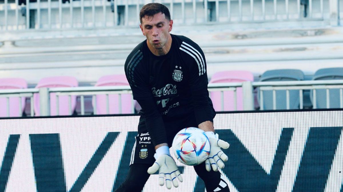 Dibu Martínez, uno de los titulares indiscutidos de la Selección Argentina